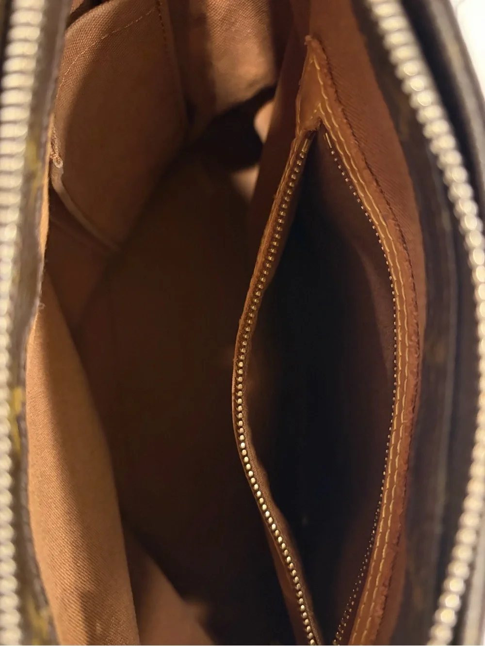 Louis Vuitton Monogram Canvas Tote with Natural Vachetta Trim